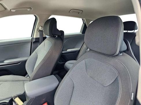 Used 2025 Kia K4 FWD image 18