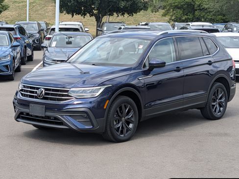 Used 2022 Volkswagen Tiguan SE AWD/4WD image 3