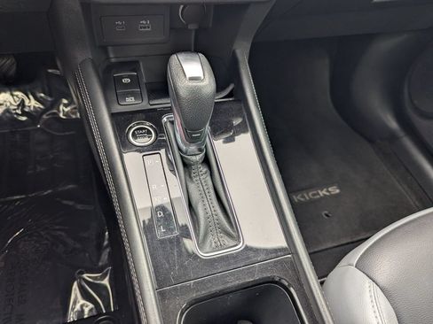 Certified 2021 Nissan Kicks SR w/ SR Premium Package FWD image 26