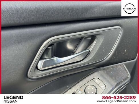 Certified 2024 Nissan Rogue SV AWD/4WD image 16
