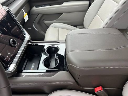 New 2026 GMC Yukon XL Elevation image 41