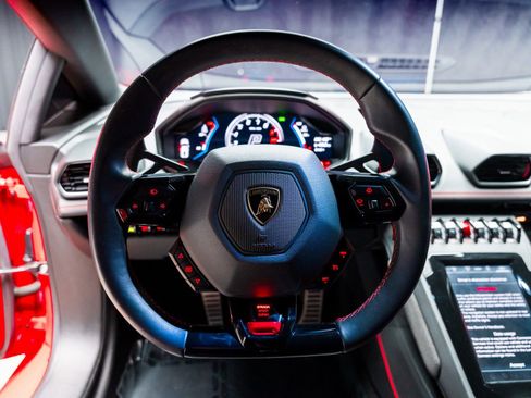 Used 2023 Lamborghini Huracan EVO AWD/4WD image 49