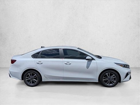 Used 2024 Kia Forte LXS w/ LXS Technology Package FWD image 4