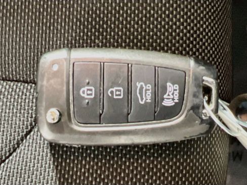 Used 2023 Hyundai Elantra SE FWD image 33