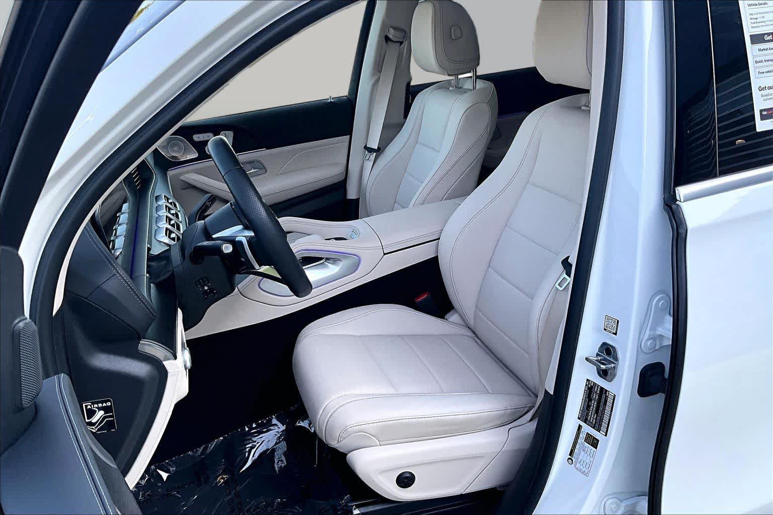 Used 2025 Mercedes-Benz GLS 450 4MATIC image 8