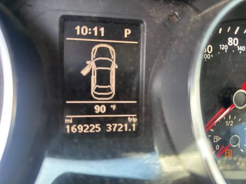 Used 2017 Volkswagen Jetta SE image 9