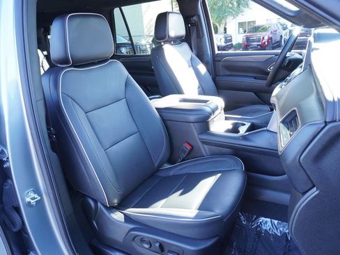 Certified 2023 GMC Yukon SLT w/ SLT Luxury Package image 13