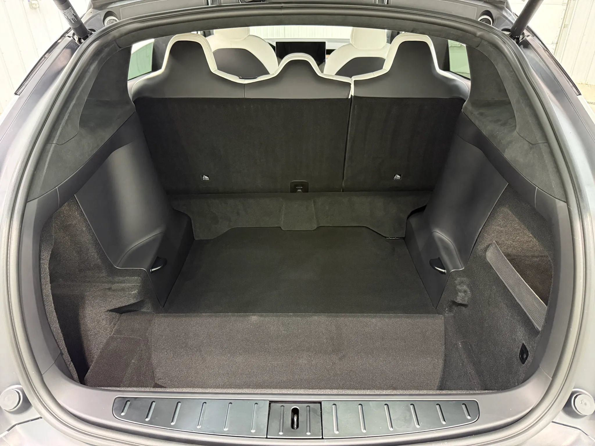 Used 2024 Tesla Model X AWD/4WD image 17