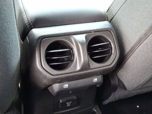 Used 2025 Jeep Wrangler Unlimited Sahara w/ Safety Group AWD/4WD image 26