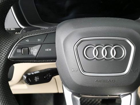 Used 2025 Audi Q5 2.0T Premium Plus AWD/4WD image 11