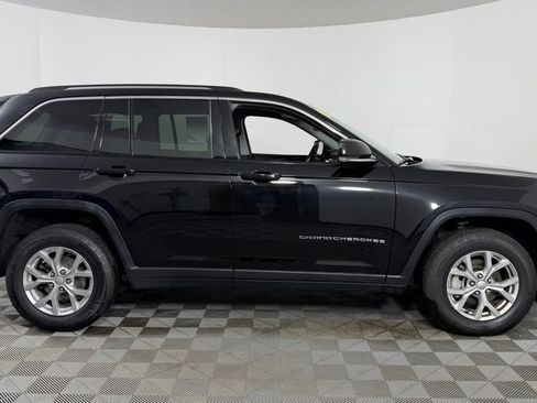 Used 2023 Jeep Grand Cherokee Limited AWD/4WD image 9