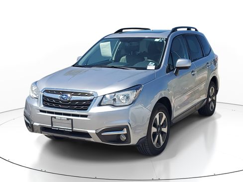 Used 2017 Subaru Forester 2.5i Premium w/ All-Weather Package AWD/4WD image 3