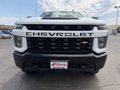 Used 2022 Chevrolet Silverado 2500 Custom w/ Custom Value Package AWD/4WD image 9