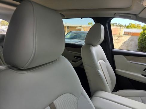 Used 2024 MAZDA CX-90 Plug-In Hybrid w/ Premium Plus image 15