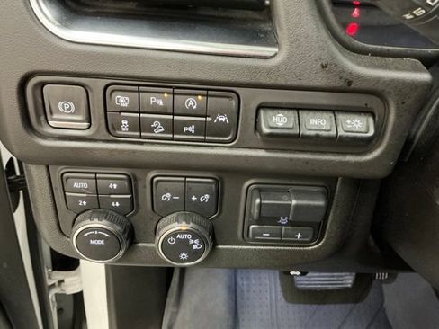Used 2023 Chevrolet Tahoe Premier w/ Advanced Technology Package AWD/4WD image 24