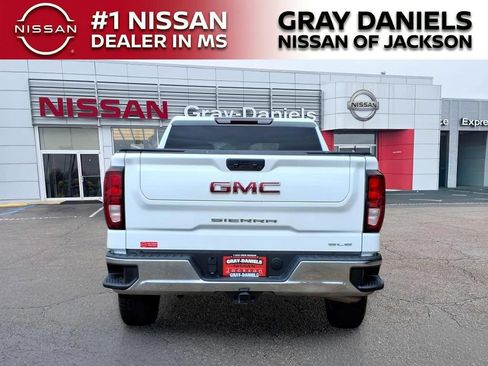 Used 2022 GMC Sierra 1500 SLE AWD/4WD image 4