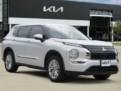 Used 2022 Mitsubishi Outlander ES FWD image 7