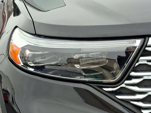 Used 2020 Ford Explorer Platinum w/ Premium Technology Package image 9