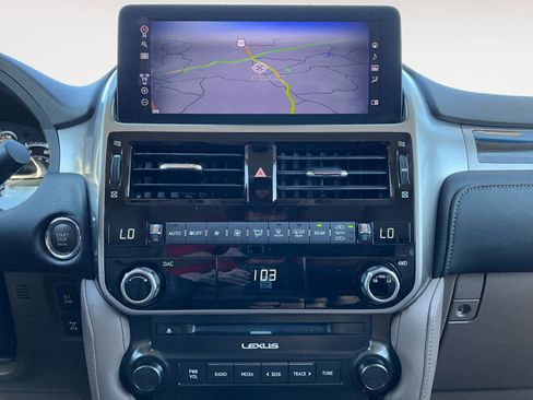 Used 2023 Lexus GX 460 Premium w/ Premium Package image 17