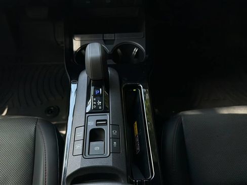 Used 2024 Toyota Prius Prime Premium FWD image 21