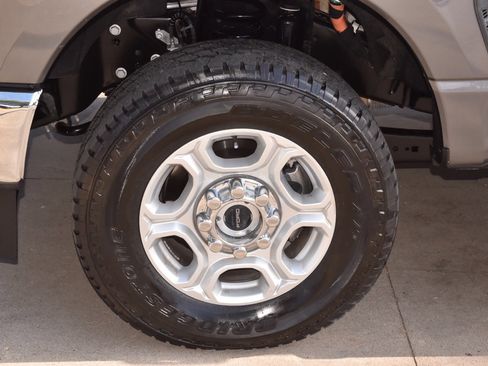 Used 2025 Ford F250 XLT w/ FX4 Off-Road Package image 37