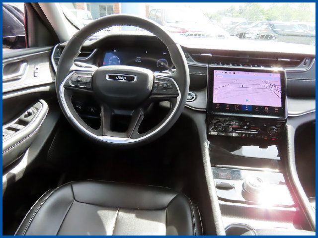 Certified 2023 Jeep Grand Cherokee Limited AWD/4WD image 11