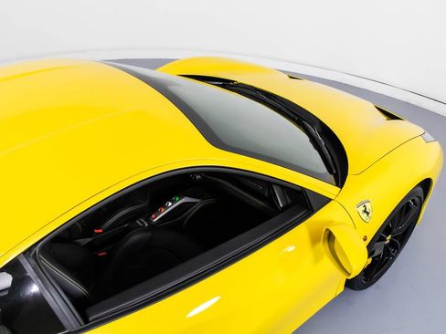 Certified 2019 Ferrari 488 GTB RWD image 21