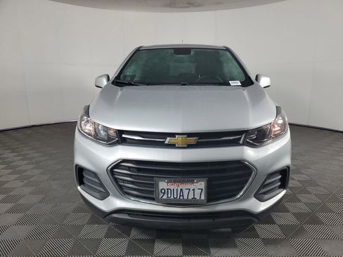 Used 2022 Chevrolet Trax LS w/ Tint and Cruise Package image 9