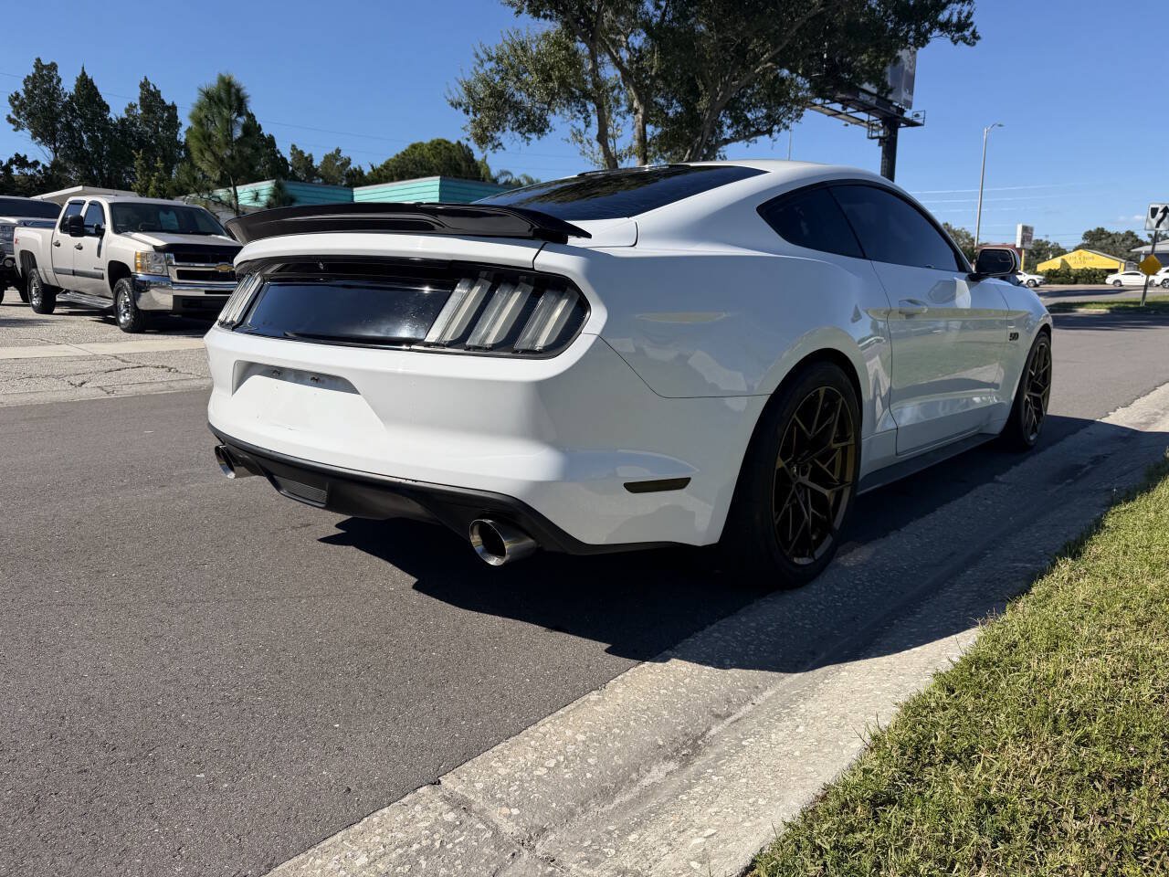 Used 2016 Ford Mustang GT RWD image 8