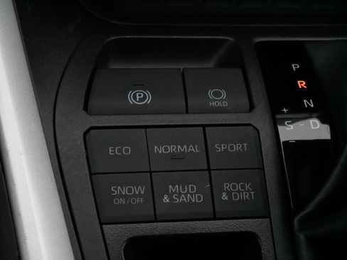 Certified 2025 Toyota RAV4 XLE Premium AWD/4WD image 28