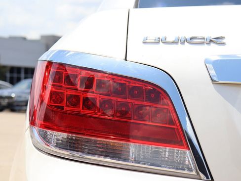 Used 2012 Buick LaCrosse Touring image 12