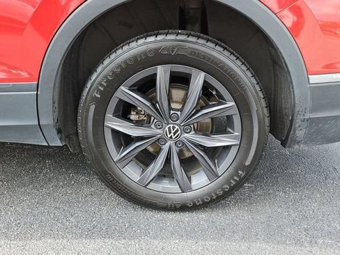 Used 2022 Volkswagen Tiguan SE FWD image 9