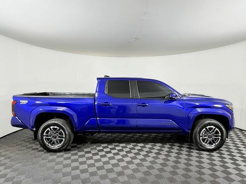 Used 2024 Toyota Tacoma TRD Sport AWD/4WD image 7