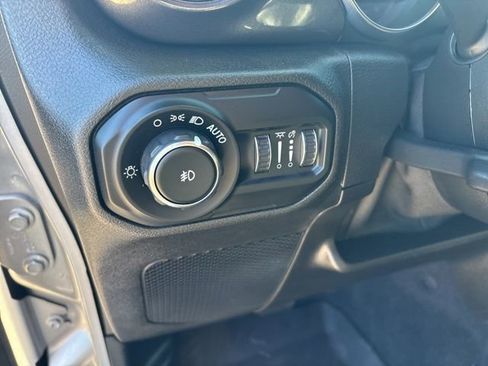 Used 2021 Jeep Wrangler Unlimited Sahara image 28