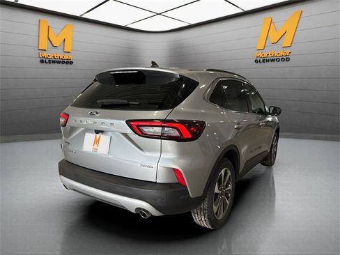 Used 2024 Ford Escape Platinum image 8
