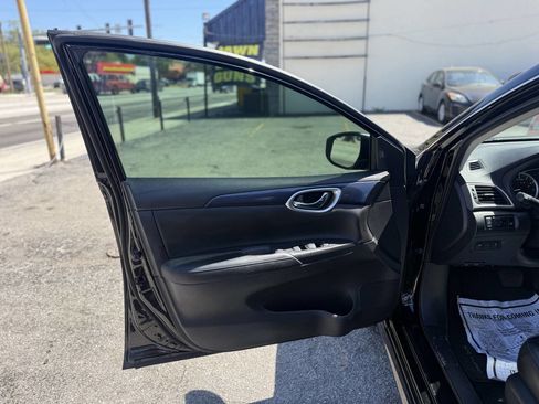 Used 2017 Nissan Sentra SR Turbo w/ SR Turbo Premium Package image 12