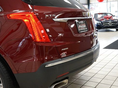 Used 2017 Cadillac XT5 Luxury w/ Driver Awareness Package AWD/4WD image 15