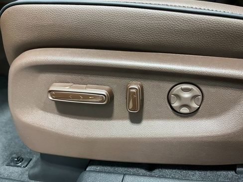 New 2026 Honda Odyssey Touring image 14