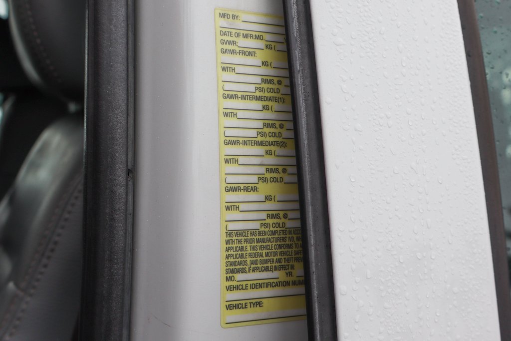 Used 2011 Ford F550 4x4 Crew Cab Super Duty w/ Payload Upgrade Pkg image 47