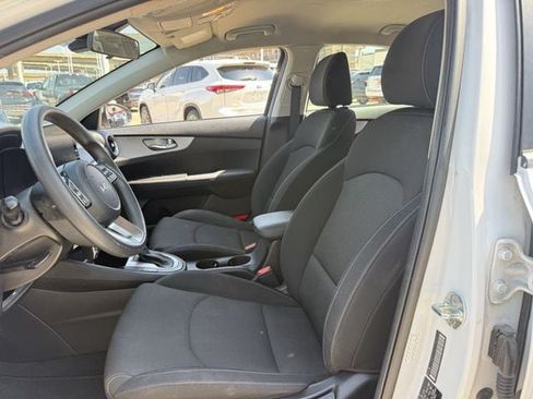 Used 2022 Kia Forte LXS FWD image 23