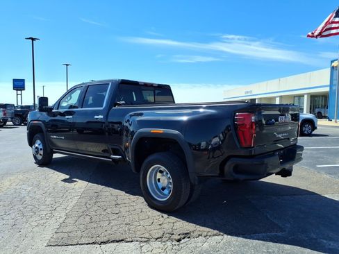 Used 2024 GMC Sierra 3500 Denali w/ Technology Package AWD/4WD image 3