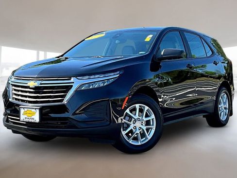Used 2024 Chevrolet Equinox LS AWD/4WD image 3