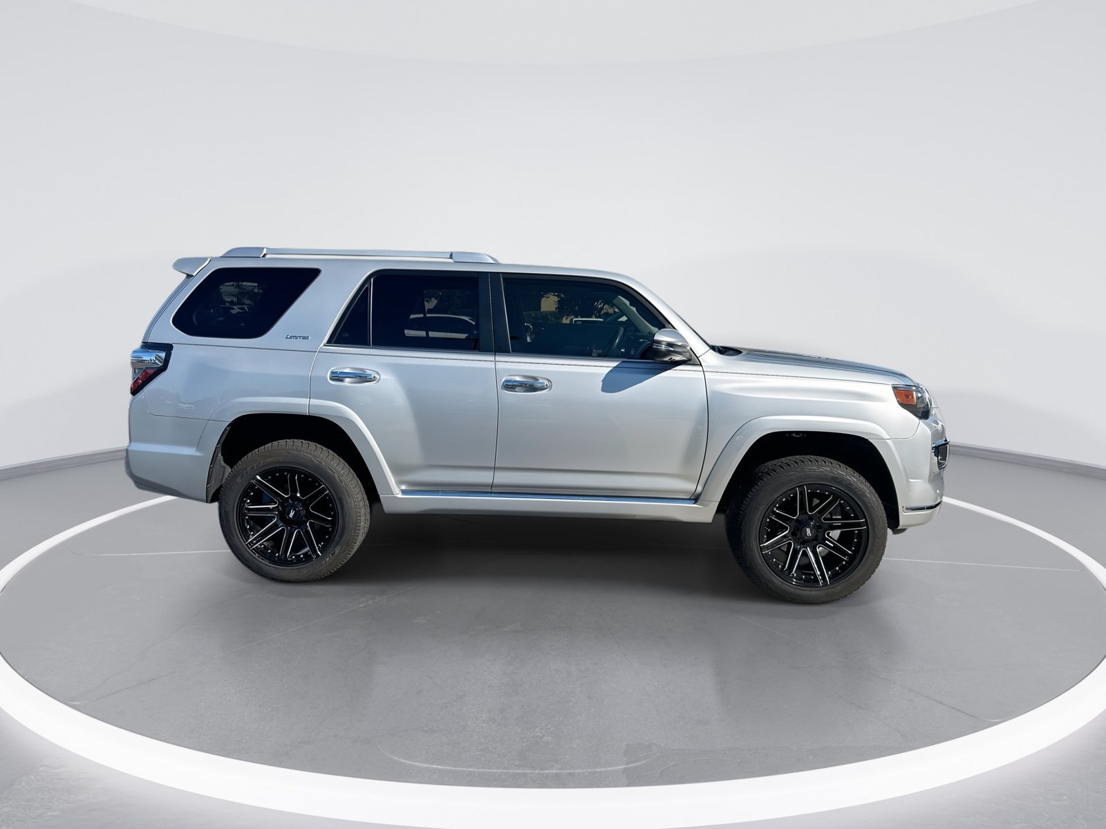 Used 2023 Toyota 4Runner Limited AWD/4WD image 10