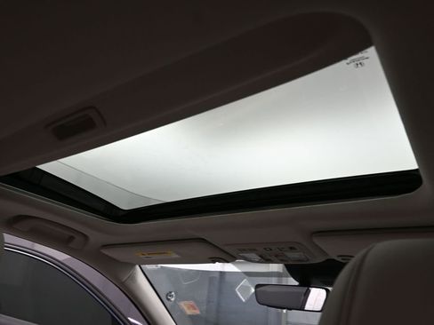 Used 2019 Honda Insight Touring image 16