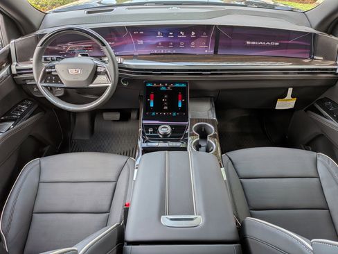 New 2026 Cadillac Escalade Luxury AWD/4WD image 14