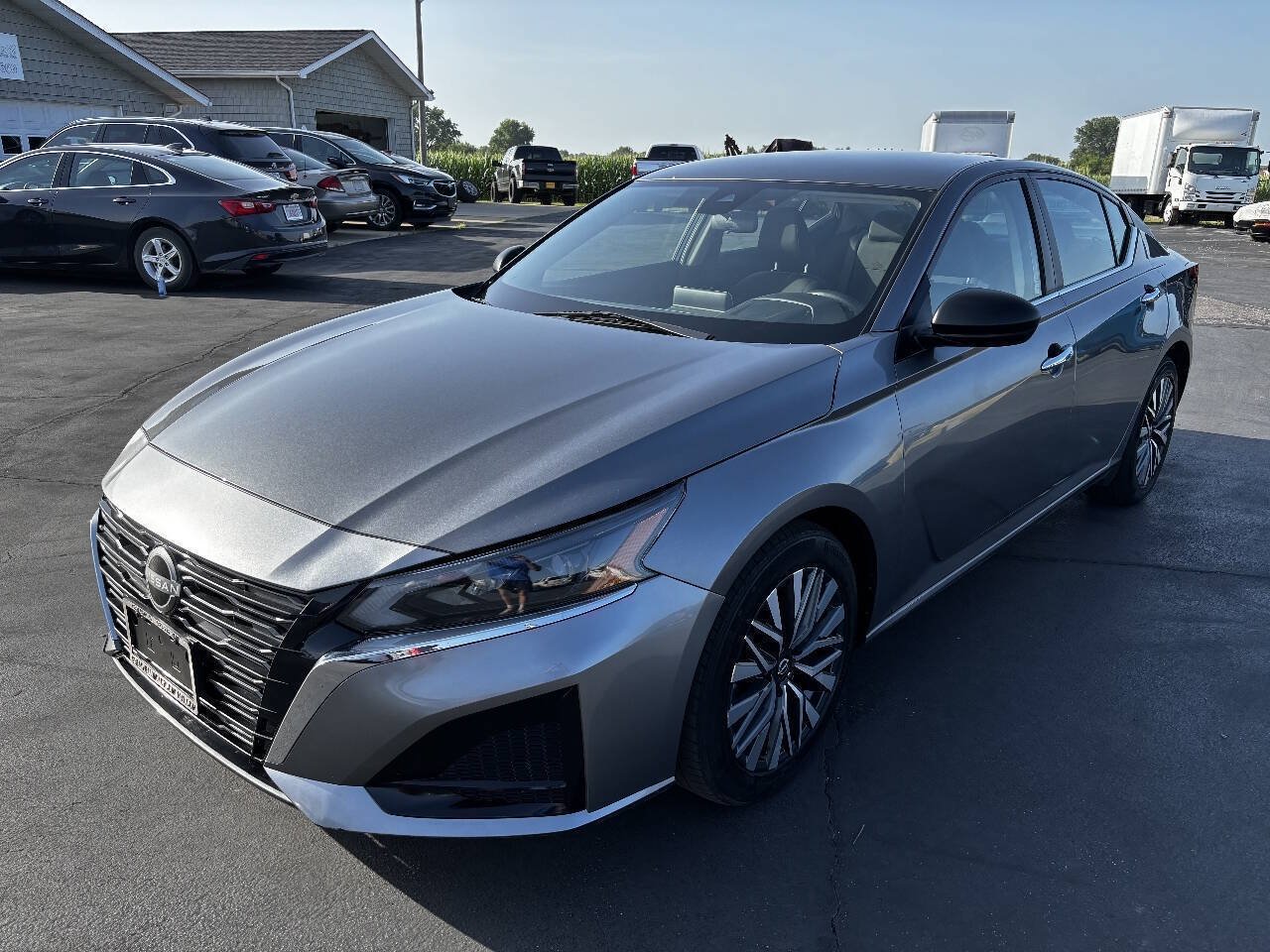 Used 2024 Nissan Altima 2.5 SV FWD image 7