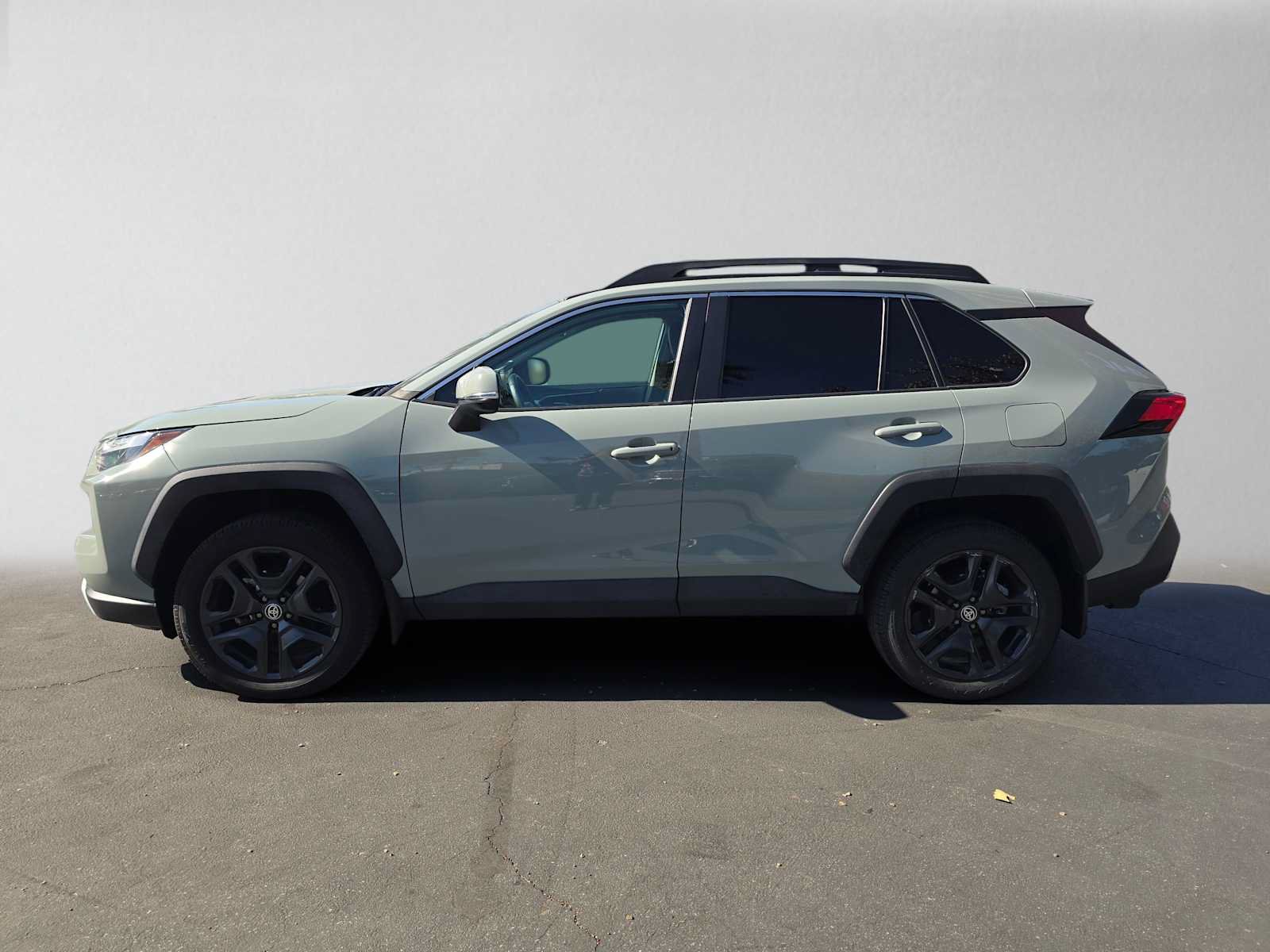 Certified 2022 Toyota RAV4 Adventure w/ Convenience Package AWD/4WD image 6