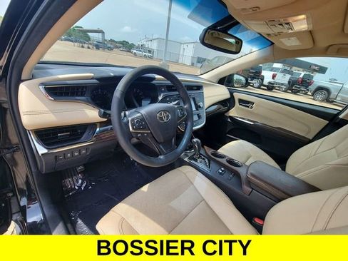 Used 2015 Toyota Avalon Limited w/ Technology Package FWD image 10