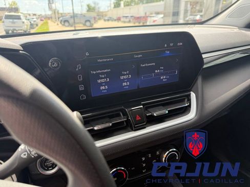 Used 2025 Chevrolet TrailBlazer LT FWD image 9