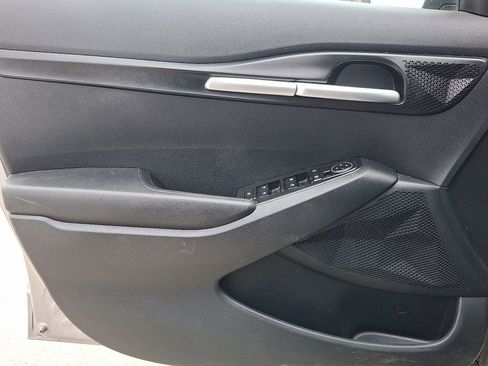 Used 2023 Kia Seltos LX image 12